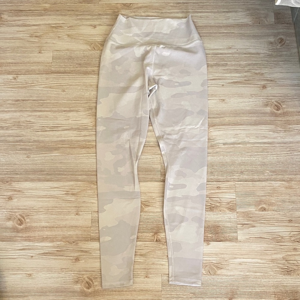 ALO Yoga white gray Camouflage Leggings